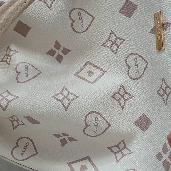 Aldo Bucket Bag - Picture 4 of 5